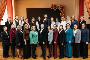 Учитель дарит крылья знаний будущему