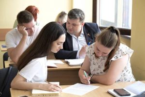 Финалисты конкурса «Учитель года» продолжают подготовку к заключительному этапу в Академии образования